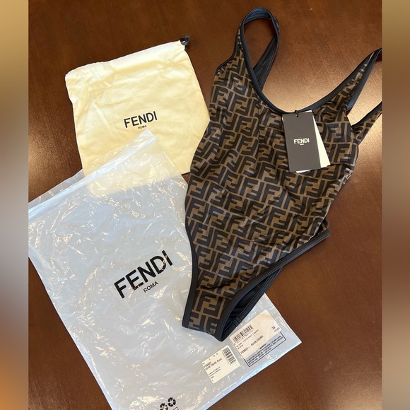 Fendi FF Logo Printed Swimsuit - Picture 8 of 8